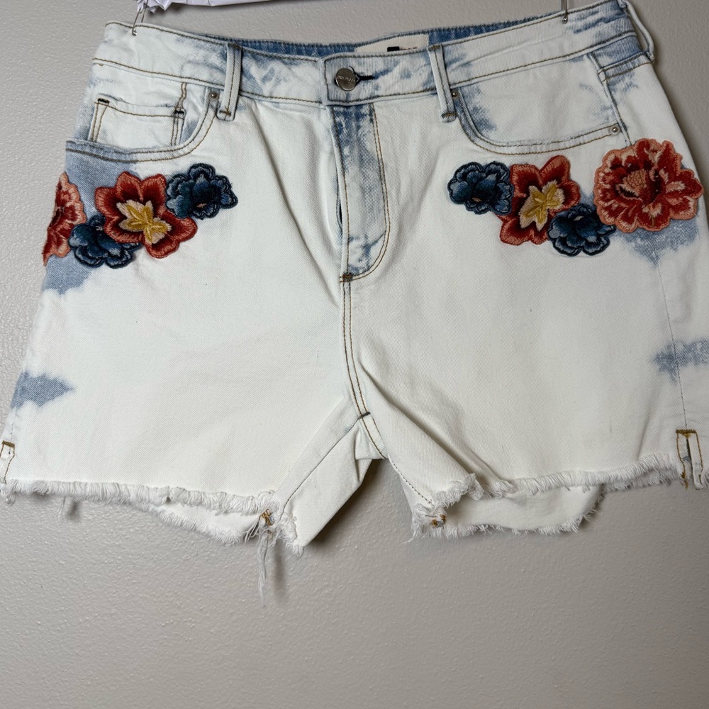 DRIFTWOOD White Jean Shorts with Floral Embroidery